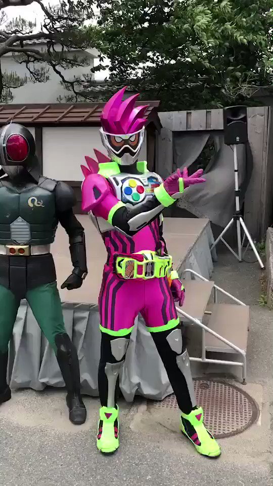 映画村「仮面ライダーレジェンドパーティ」1回目終了しました。エグゼイド、ビルドと昭和ライダーのレアな顔合わせにちびっこも 映画村「仮面ライダーレジェンドパーティ」1回目終了しました。エグゼイド、ビルドと昭和ライダーのレアな顔合わせにちびっこも