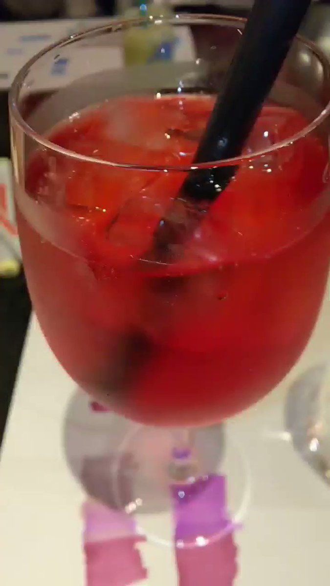 表参道 #文房具カフェ 四畳半コラボカフェは、本日5/20まで!コピックやカラーペンなど自由に使え、ドリンクを飲み 表参道 #文房具カフェ 四畳半コラボカフェは、本日5/20まで!コピックやカラーペンなど自由に使え、ドリンクを飲み