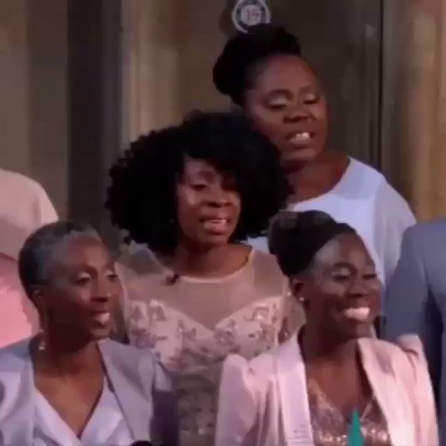 YES to the Royal wedding choir ???????? also the choir director was giving me so much LIFE ✨????✨ https://t.co/THbLpIqiAn