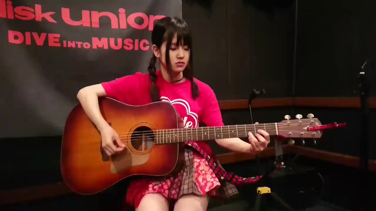 久々にSakiちゃんの弾き語りを見たけど、今までのストロークのみの弾き方からアルペジオやミュートも駆使した弾き方に進化し 久々にSakiちゃんの弾き語りを見たけど、今までのストロークのみの弾き方からアルペジオやミュートも駆使した弾き方に進化し