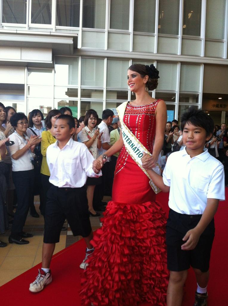  María Fernanda Cornejo- Miss International 2011 Official Thread - Page 5 A4SbtACCcAErnSP