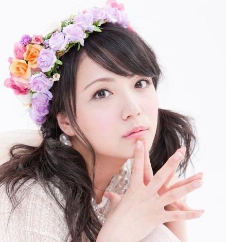 クリスタの声優 三上 枝織のプロフィール1989年1月6日生まれ 青森県出身 血液型O型出演作品 ゆるゆり 赤座あかり クリスタの声優 三上 枝織のプロフィール1989年1月6日生まれ 青森県出身 血液型O型出演作品 ゆるゆり 赤座あかり