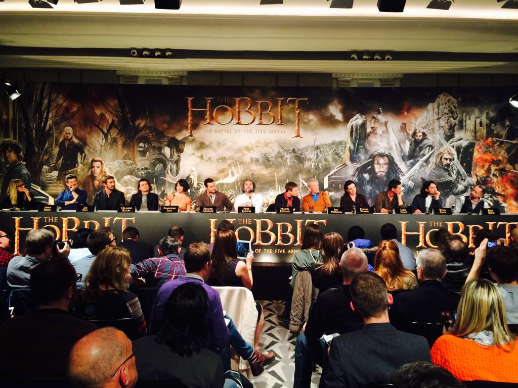RT @HobbitMoviesUK: The cast and filmmakers of #TheHobbit trilogy, as the London press conference ends. #OneLastTime http://t.co/bXzuRKtbqX