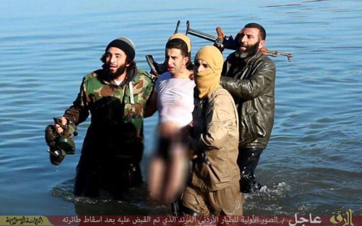 イスラム国がヨルダン軍F-16を撃墜!捕虜になったパイロットが俺終わったって顔してる
