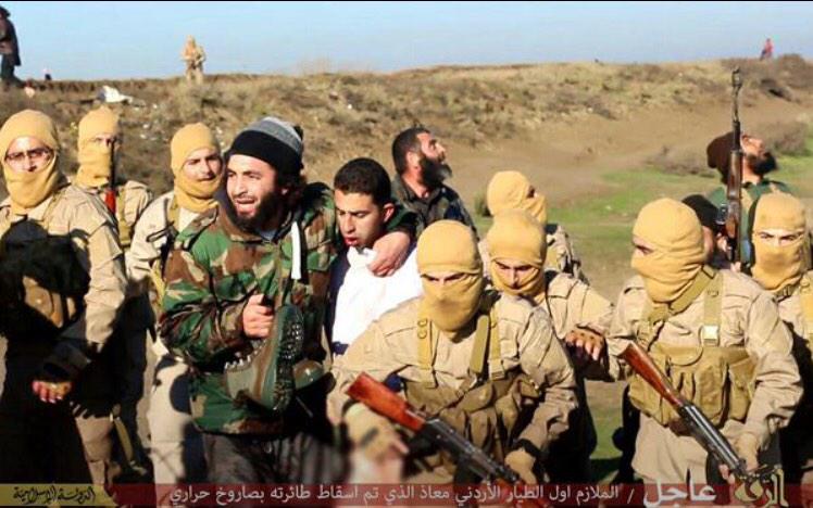 イスラム国がヨルダン軍F-16を撃墜!捕虜になったパイロットが俺終わったって顔してる