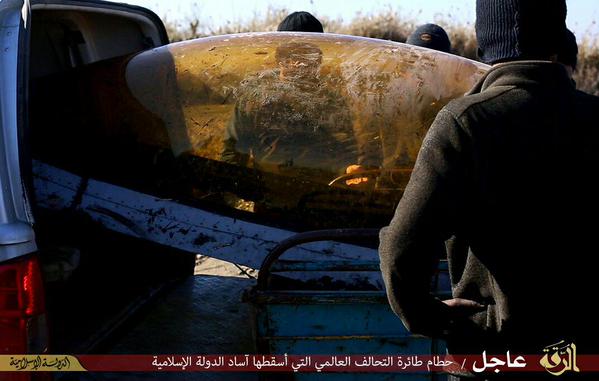イスラム国がヨルダン軍F-16を撃墜!捕虜になったパイロットが俺終わったって顔してる