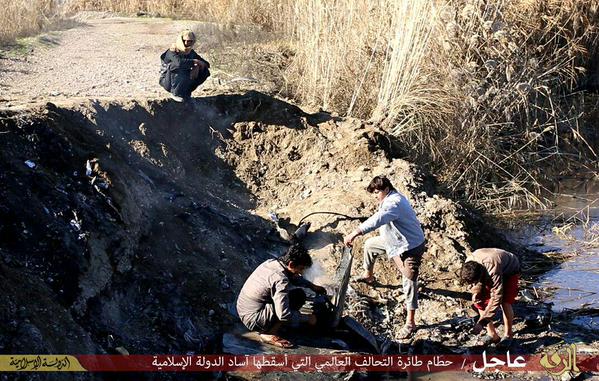 イスラム国がヨルダン軍F-16を撃墜!捕虜になったパイロットが俺終わったって顔してる