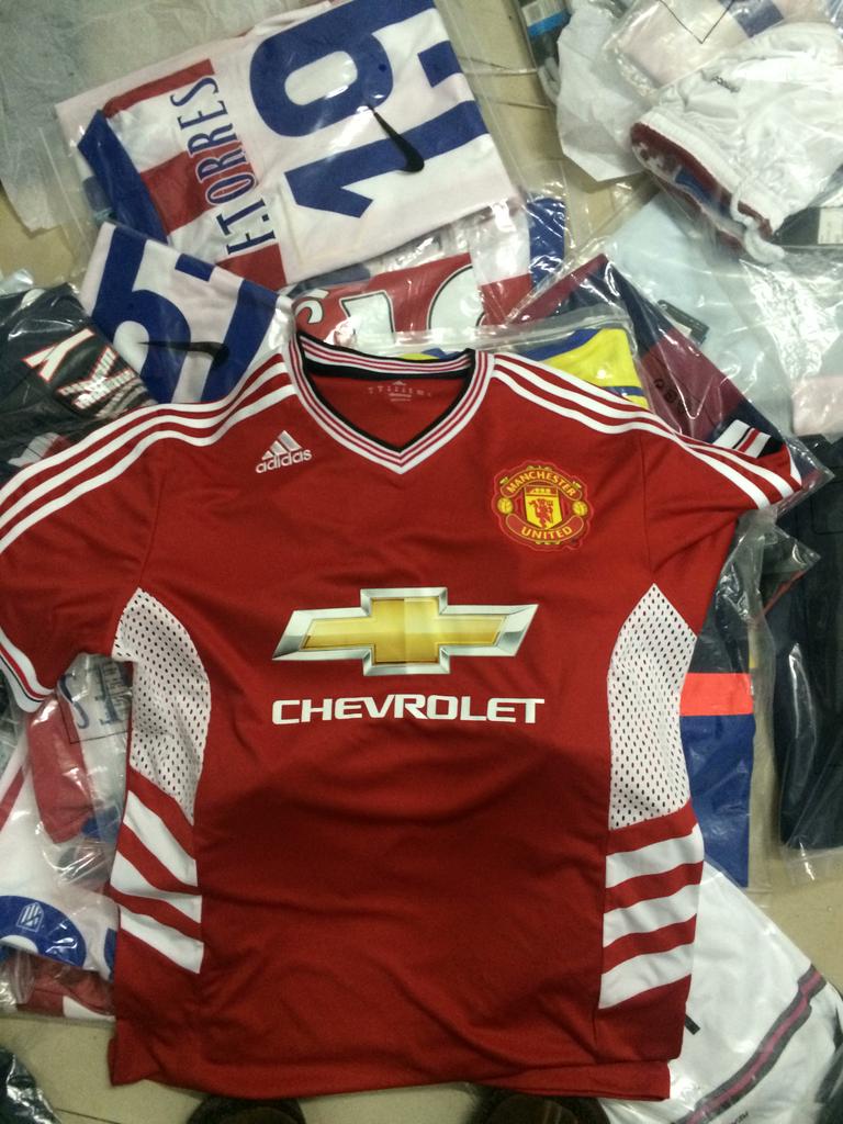 United 2015/16 shirt? B7N0LVJIMAE_0Gu