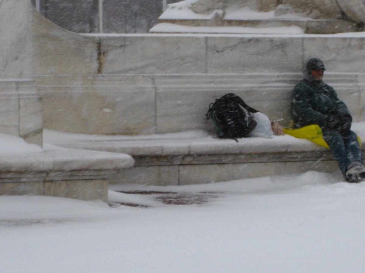 Some homeless people braved the elements rather than going to a shelter. (@verdadesofenden/Twitter