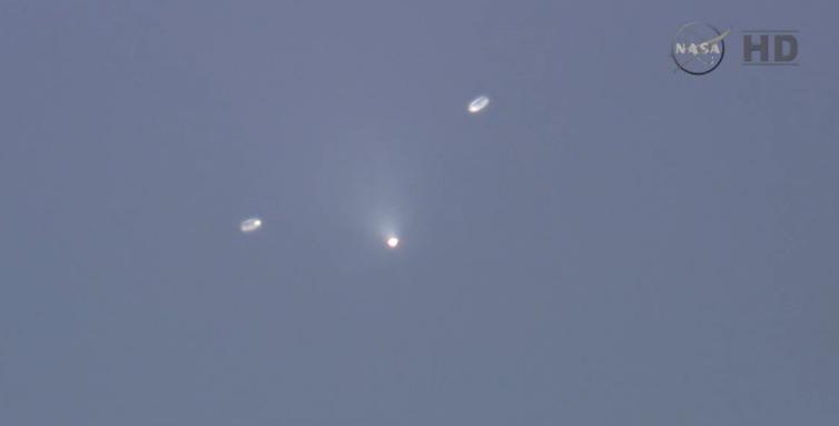 RT @AstroPratica: Fantastica separazione della protezione del satellite #DSCOVR dal razzo #Falcon9! http://t.co/quPEvM9dOM