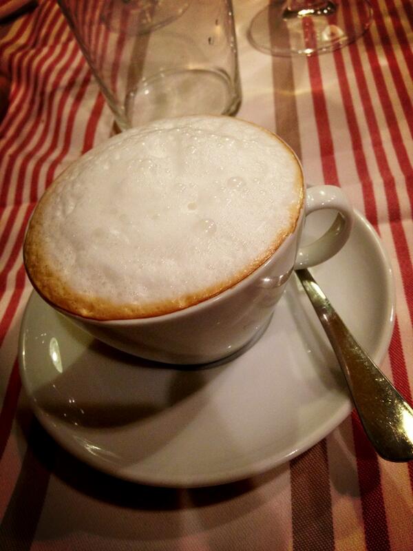 Vamos con un rico café..... ;) http://t.co/Zlo9N4PKGD