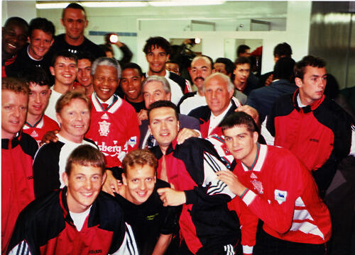 Cepat sembuh, Nelson Mandela! #YNWA #LFCFamily #LFCIndonesia http://t.co/CL9R02MviG