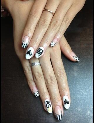 BIGBANGネイル♡ モノクロでシンプルだから普段はこんなネイルでも大丈夫だね♡