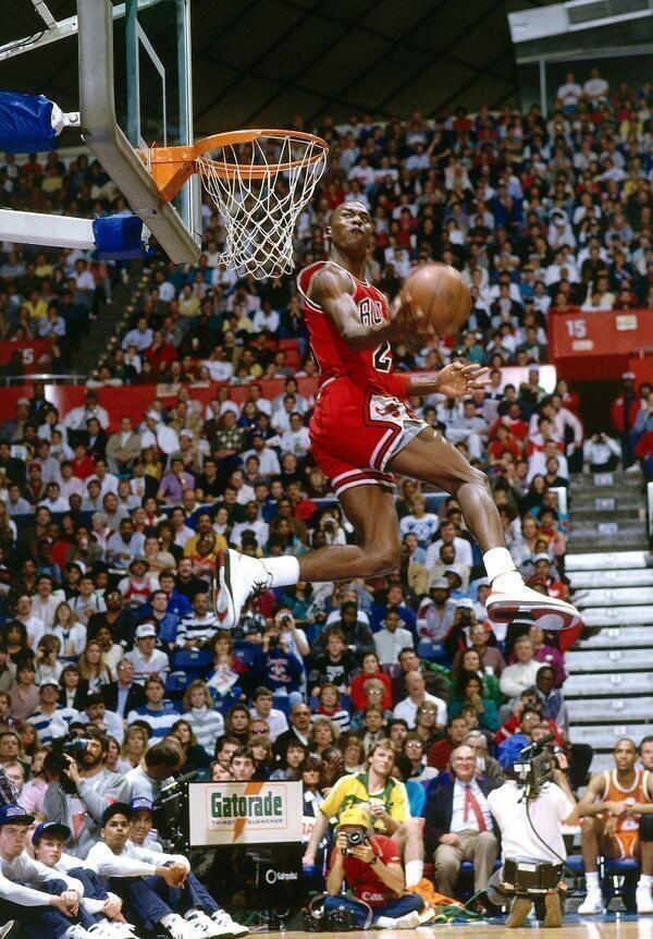 Michael Jordan durante el Concurso de Mates 1987. http://t.co/m8YXlBYtZt