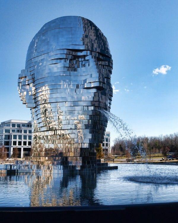 Metalmorphosis mirrored water fountain by Czech sculptor David Ern. http://t.co/MaaDZOHXxE