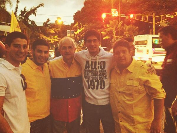 RT @ismaelemt: Con @alcaldeledezma y @hatillo1313 http://t.co/hPxsozyo7M