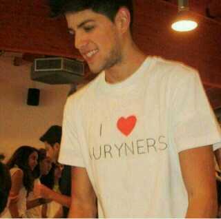 RT @Andreeaaa_98: Habeis visto su camiseta? #Batalla_Auryn Esto es un idolo y lo demas son tonterias http://t.co/IRPoNRTvTR"