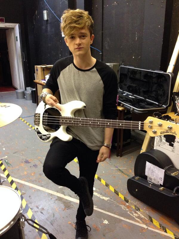 Crouching tiger hidden con got a new bass http://t.co/DUFhHMoM3S
