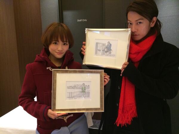 先日、佐藤健さん、三浦翔平さん、大原櫻子さんに原作の青木先生から、こんな素敵な贈り物が♡映画は絶賛公開中!皆様、お誘い合 先日、佐藤健さん、三浦翔平さん、大原櫻子さんに原作の青木先生から、こんな素敵な贈り物が♡映画は絶賛公開中!皆様、お誘い合