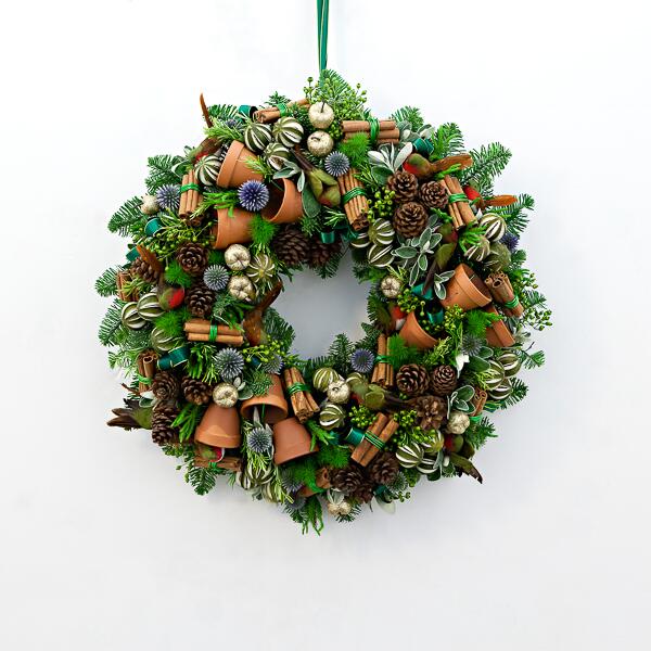 In pictures: the very best Christmas wreaths, with wreaths from @HayfordRhodes, @realwildatheart + @moysesstevens http://t.co/difVnd7ngM