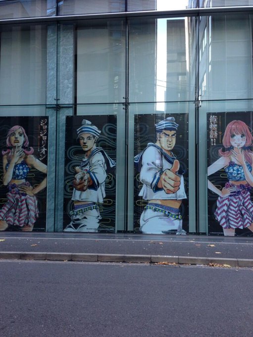 ノンノ編集部のお隣、集英社神保町3丁目ビルの壁に出現した「俺物語」と「ジョジョリオン」の巨大展示。すごい迫力でカッコイイ ノンノ編集部のお隣、集英社神保町3丁目ビルの壁に出現した「俺物語」と「ジョジョリオン」の巨大展示。すごい迫力でカッコイイ