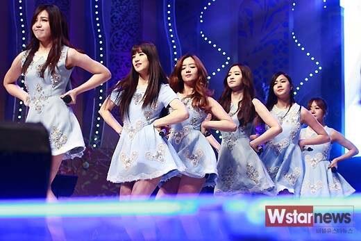140208 대한민국 연예예술상 에이핑크 http://t.co/O1Yz9B0KKw