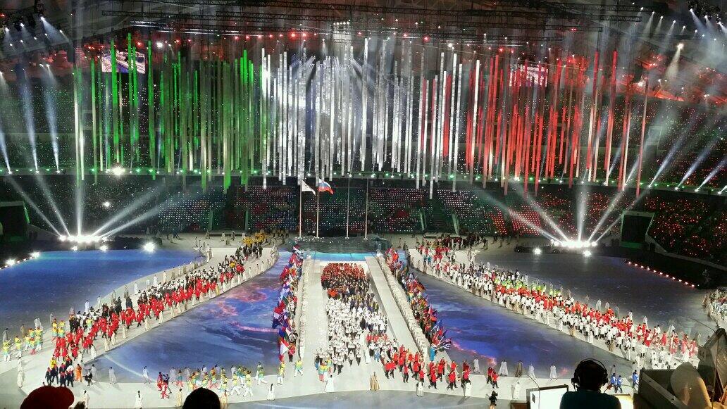 RT @Elicalca: Sfila l'Italia #Olympic Ceremony #SkyOlimpiadi @SkySport http://t.co/xDqYBbf7yh