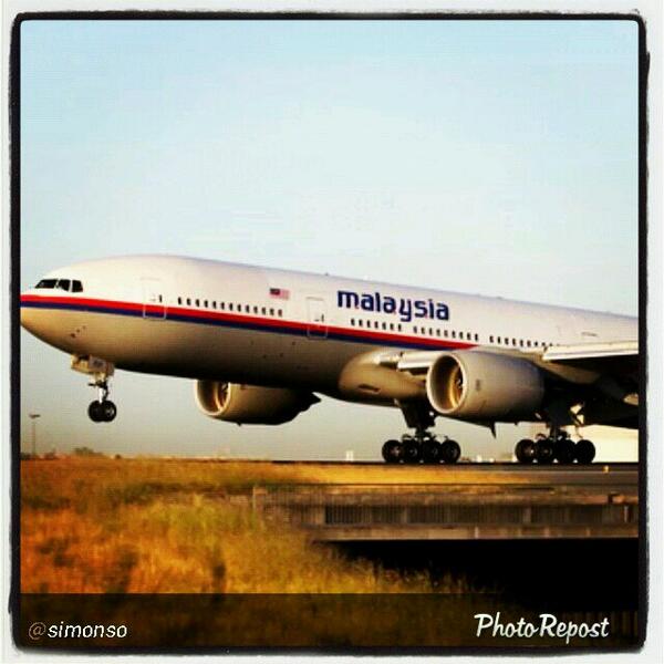 Did they ever found the missing Malaysian Airlines yet? I hope they're safe somewhere, praying for them! http://t.co/FfgyvtOUvU
