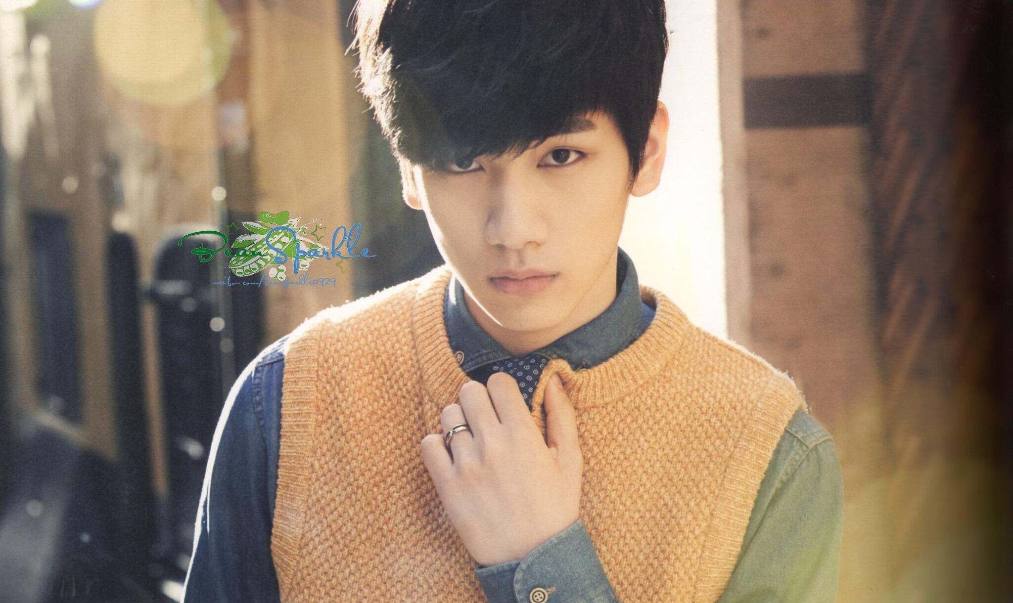 [SCAN]#빅스 #혁 VIXX 1st PhotoBook Hello Stranger! @HSangHyuk http://t.co/FAEWH2II3K PLZ DO NOT EDIT http://t.co/qtGNDFTgnb