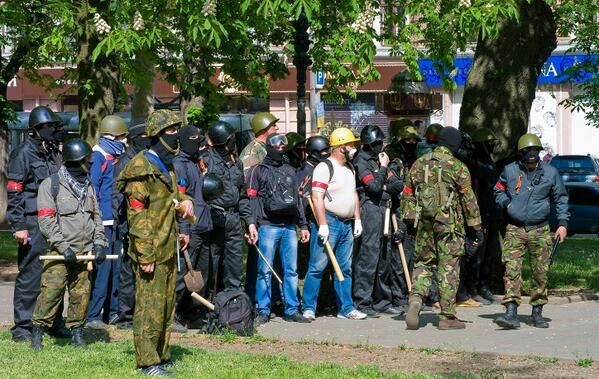  Западные СМИ о бойне в Одессе: дом профсоюзов загорелся сам  - фото 5