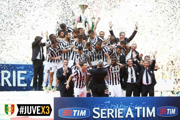 Juventus celebrate with league title [via @juventusfc]