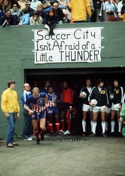 “Soccer City isn’t afraid of a little thunder.” @TimbersFC welcome Bobby Moore and the San Antonio Thunder in 1976. http://t.co/xQvk7y0iwr