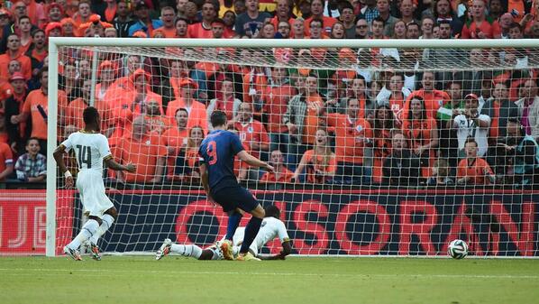 van Persie scores for Netherlands [via @FIFAWorldCup]