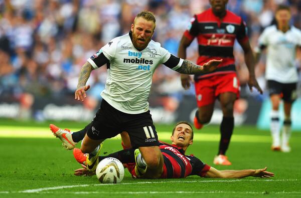 QPR's O'Neil brings down Russell [via @WembleyStadium]