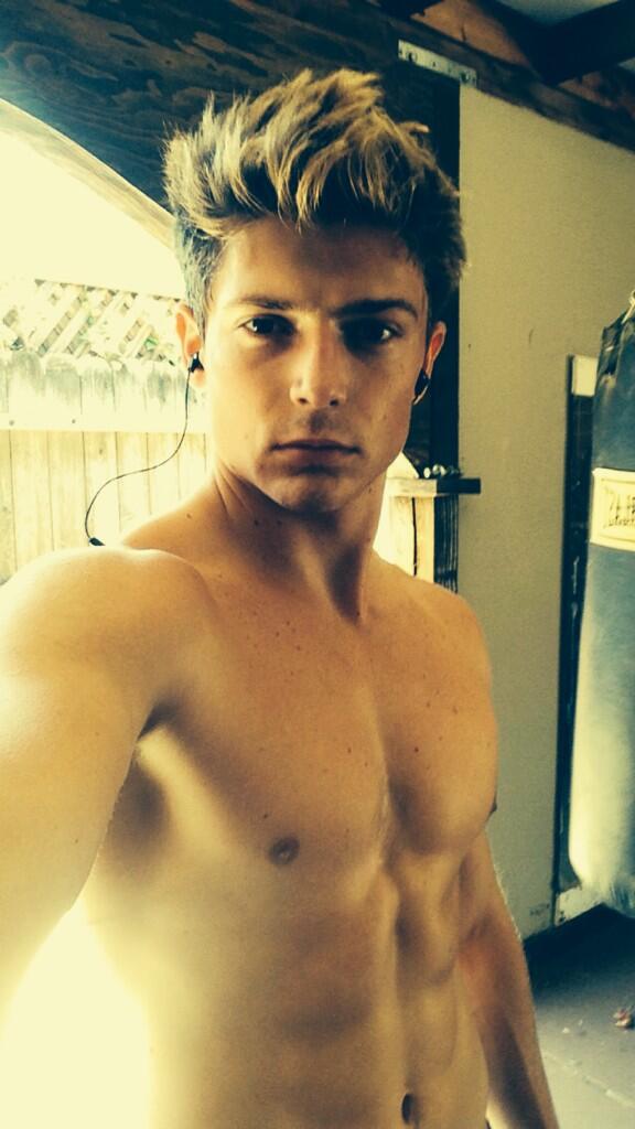 Austin James twtrland