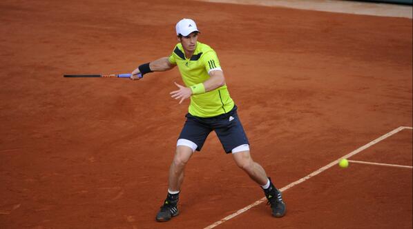 Andy Murray returns a shot [via @RolandGarros]