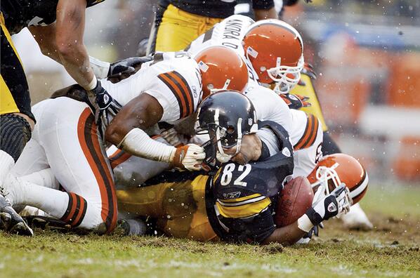 Antwaan Randle El nearly loses his head during a 2003 game against Cleveland: http://t.co/ALzvgPPIwh