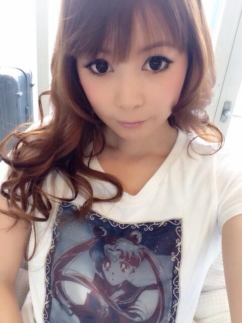 メイクしながらdアニメストアでシドニアの騎士をみているよ。angelaさんのオープニングかっこいいいいい セラムンTシャ メイクしながらdアニメストアでシドニアの騎士をみているよ。angelaさんのオープニングかっこいいいいい セラムンTシャ