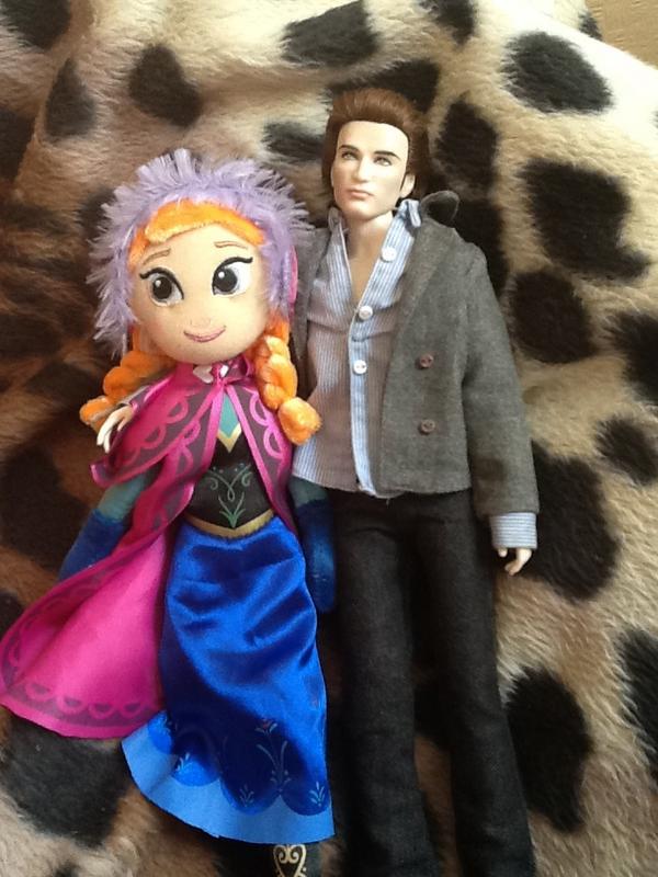 Omg Anna has a new boyfriend it's Twilights Edward Cullen hope he's not turned her into a vampire lol