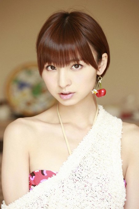 篠田麻里子