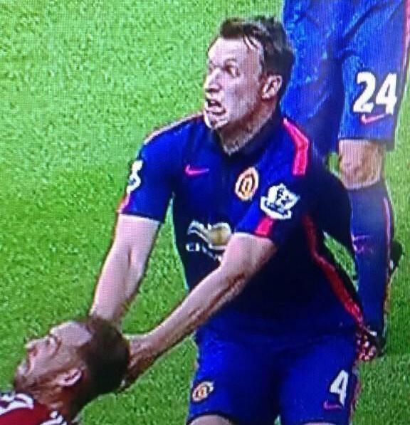 Bv0I mSCYAAElF  Phil Jones pulled another epic face as Jack Rodwell levelled for Sunderland v Man United