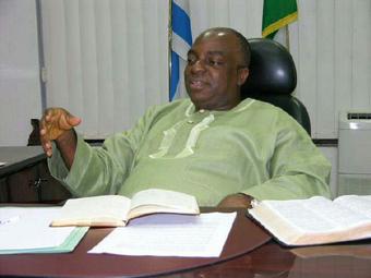 Here is wishing Gods servant, Bishop David Oyedepo, a very warm happy birthday. Cheers!!! 