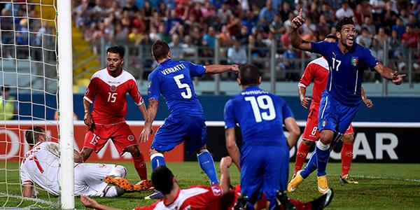 Pelle scrambled in the only goal for Italy [via @SouthamptonFC]