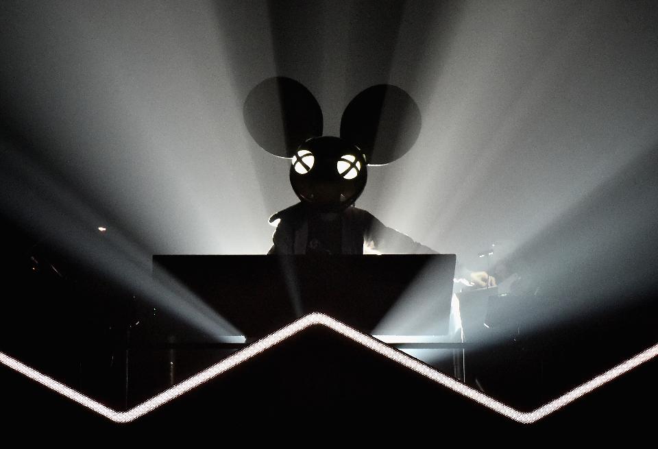 RT @ForbesLife: . @deadmau5 takes over Los Angeles. https://t.co/A2pScCTbGQ https://t.co/xnjj9H36rx