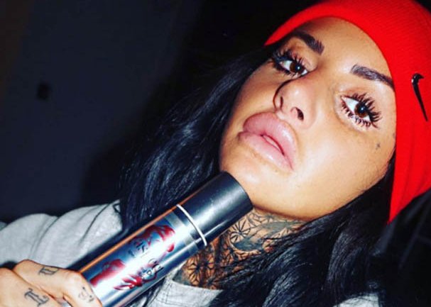 RT @Daily_Star: .@jem_lucy set for booty boosting surgery overhaul 
https://t.co/ehM6inDohC https://t.co/dtcU8fTLYN