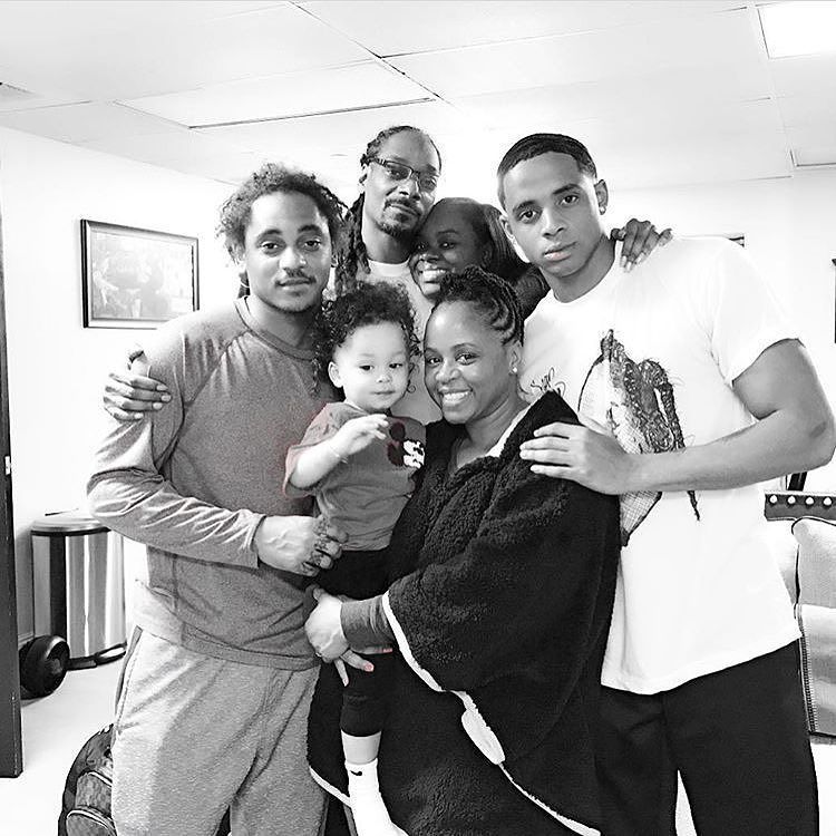 Bac wit the fam in 4 days ???????????? https://t.co/MzqN1sWPKJ https://t.co/qsNJ0jhACf