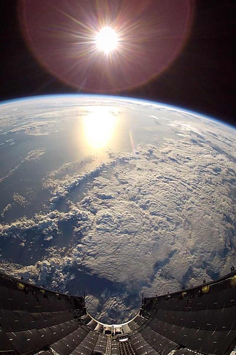 RT @SpaceX: View from the fairing during SES-10 mission. #EarthDay https://t.co/zPYQRQ3BkR