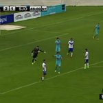 Goleiro dá chutão para frente e marca gol da própria área na Bolívia - Futebol Goleiro dá chutão para frente e marca gol da própria área na Bolívia - Futebol