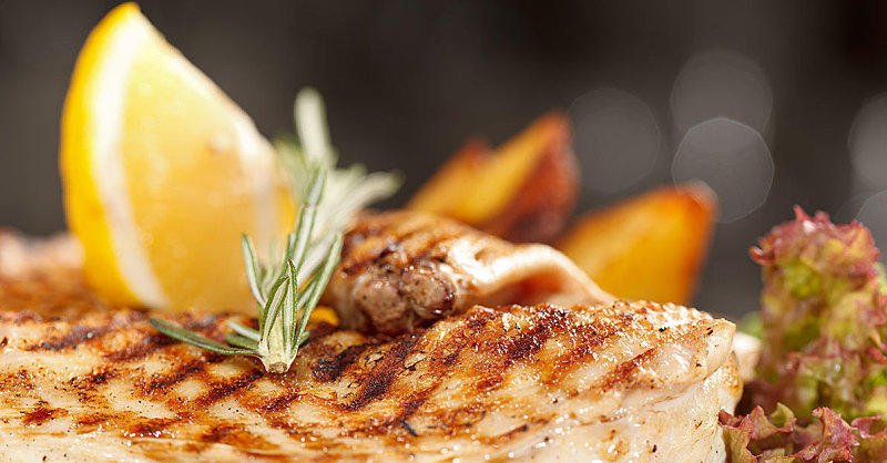 Easy Chicken Recipes That Spice Up Boring Dinners https://t.co/OLKKP4B69n https://t.co/IDmwACtdeu