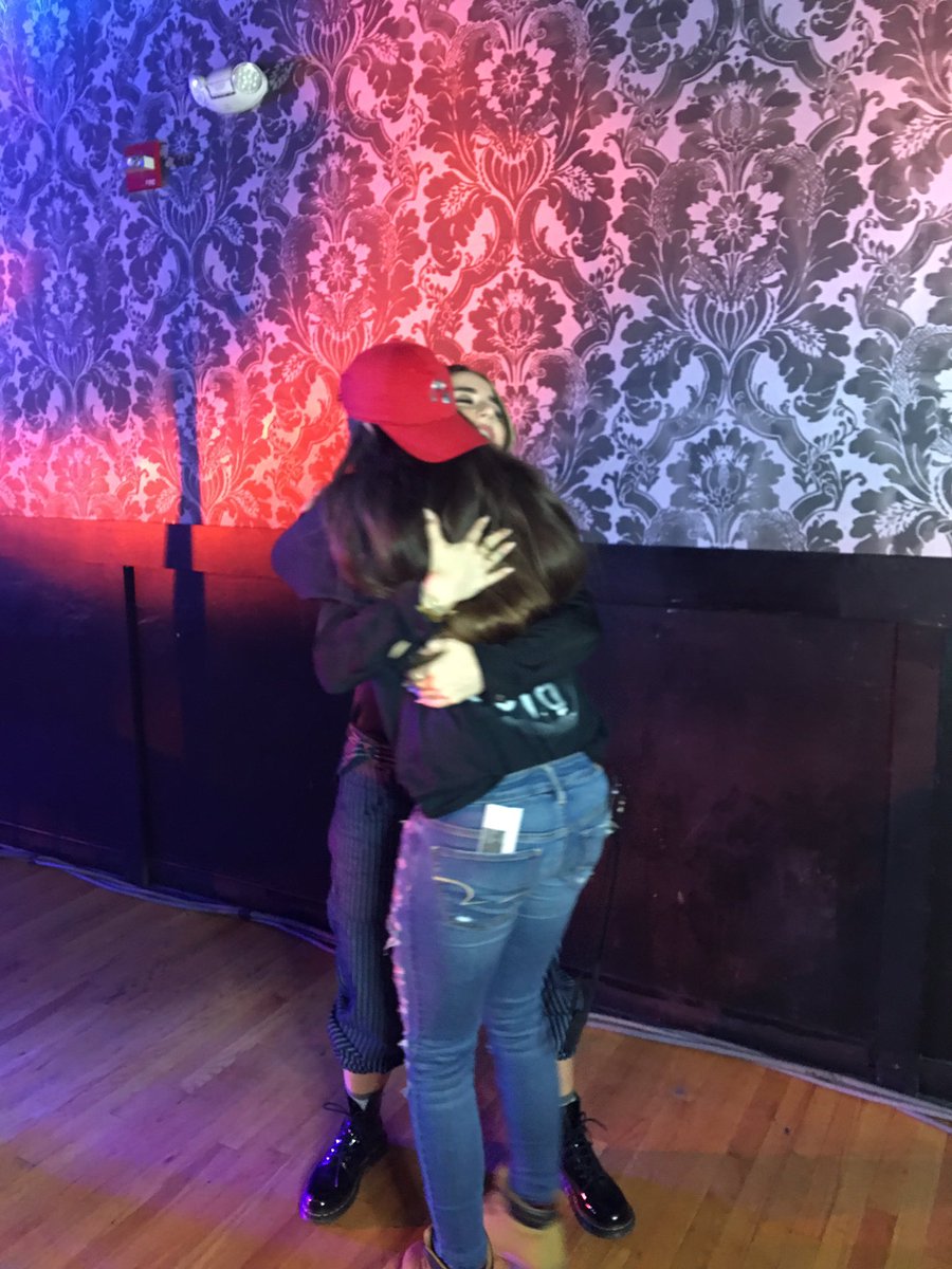 RT @MacomberJulia: @iamjojo my (wife) gives the best hugs ever ????❤️????❤️ https://t.co/jLzoY2fmFW